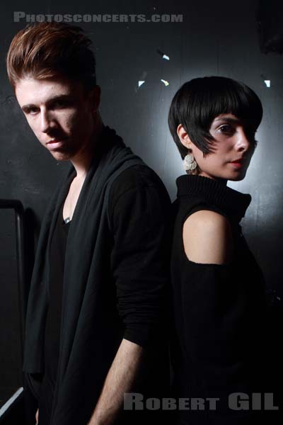 SCHOOL OF SEVEN BELLS - 2012-03-12 - PARIS - Point Ephemere - 